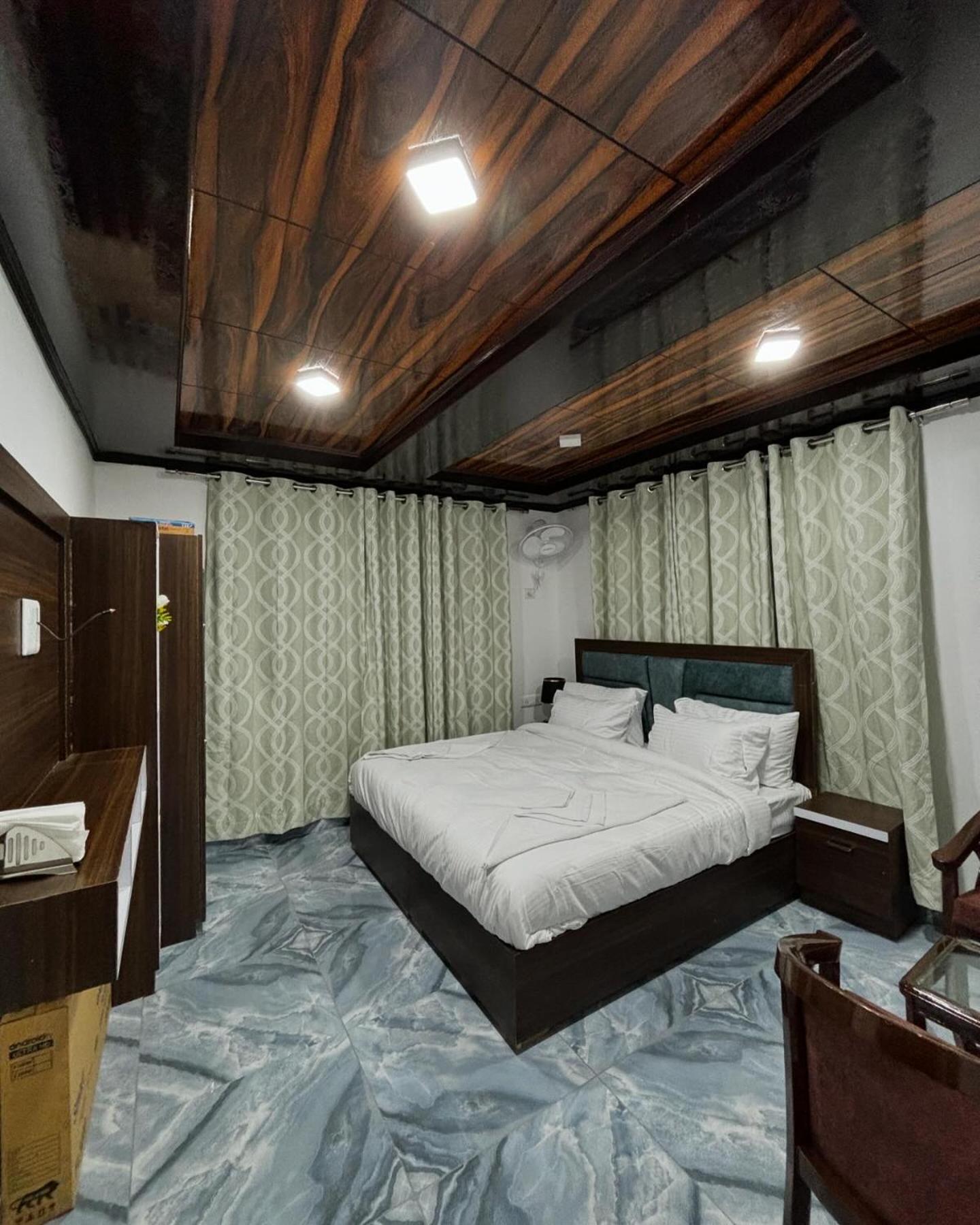 Hotel Lal'S Inn Kargil Exterior photo